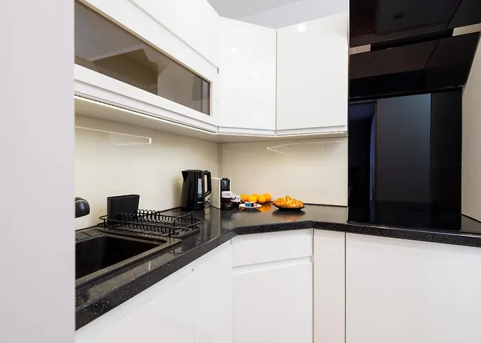 Kairos - Spodek Ii - 100 M Od Spodka * קטוביץ